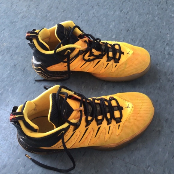 Air Jordan CP3.1X Yellow Dragon Sneaker US 9 - Picture 2 of 6